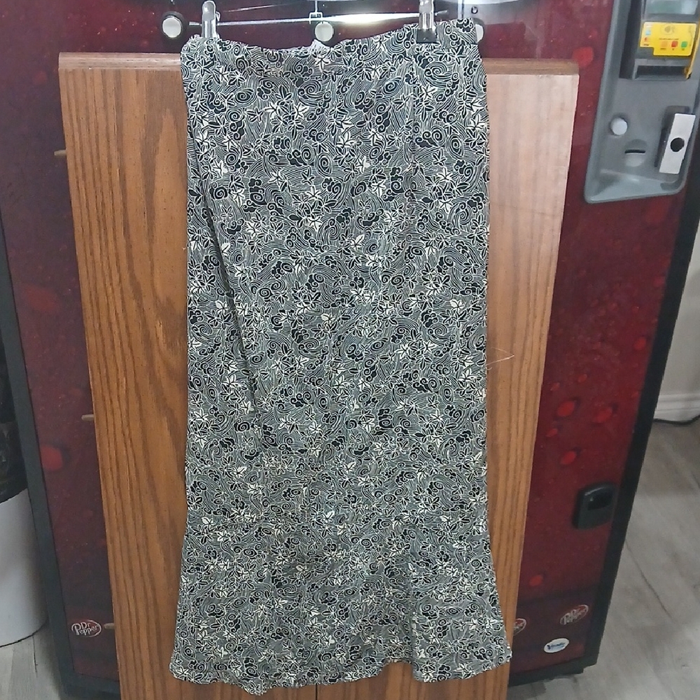 Sag Harbor Black and White Floral Maxi Skirt